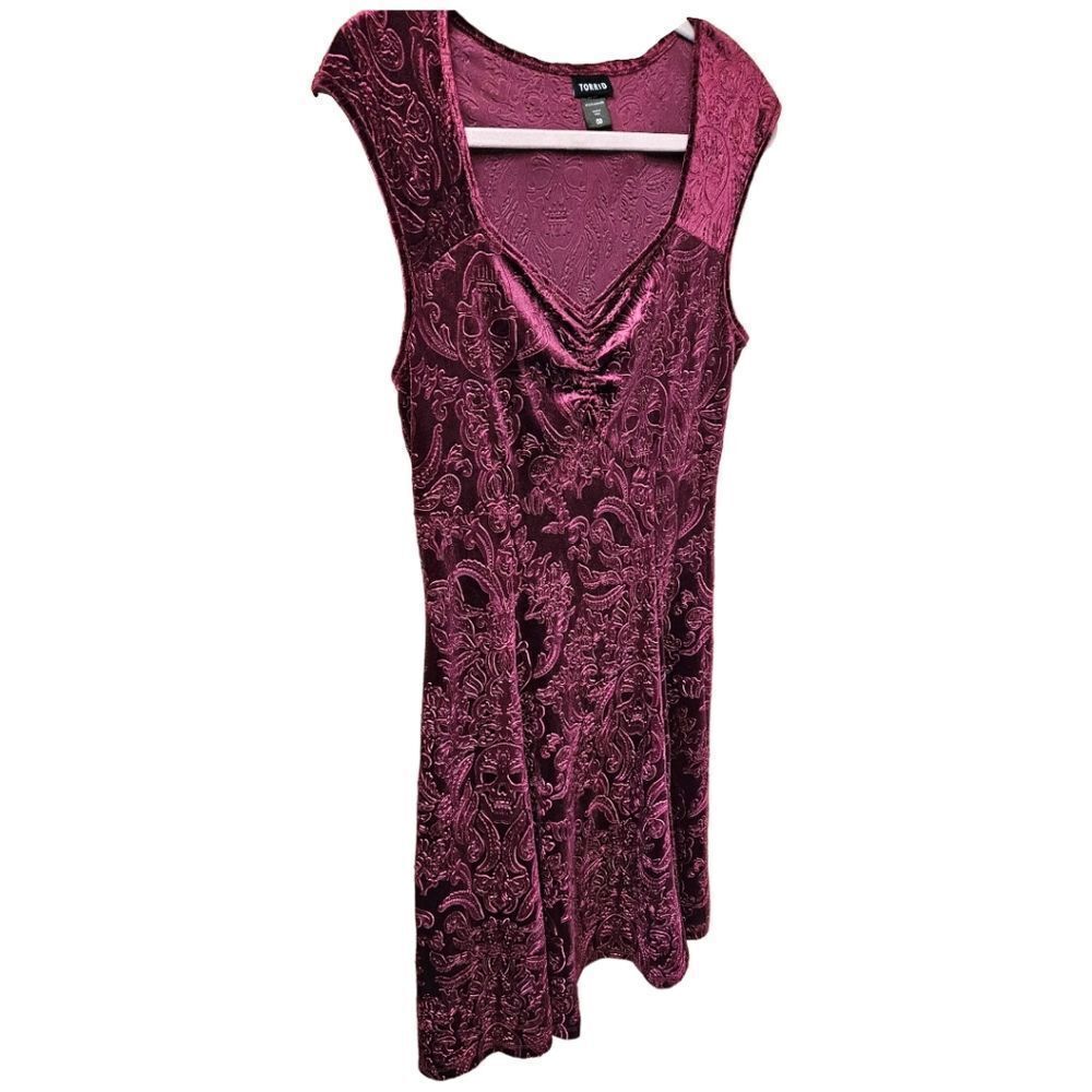 TORRID EMBOSSED Skull Velvet Baroque Sweetheart Neckline WITCHYCORE Dress M/L - Picture 9 of 14
